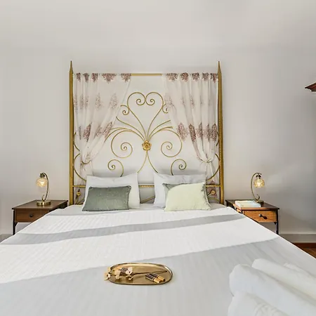 아파트 Vintage By Black Church *