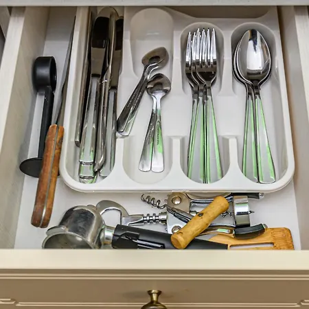 Vintage By Black Church Apartment *