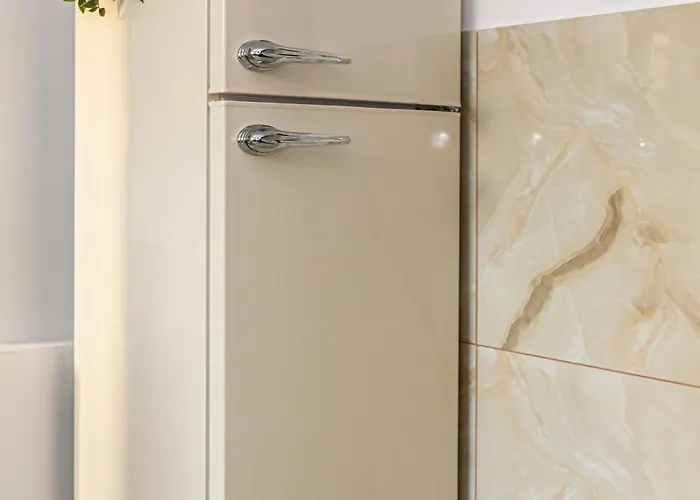 Vintage By Black Church Apartment